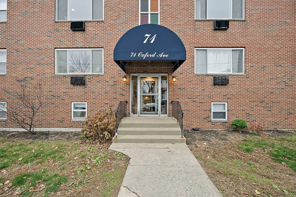 76 Oxford Ave, Unit #1 in Cambridge, MA - Building Photo
