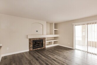 10438 W Georgia Ave in Glendale, AZ - Foto de edificio - Building Photo