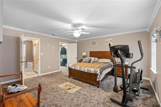 2076 Johnston Dr in Bethlehem, PA - Building Photo - Building Photo