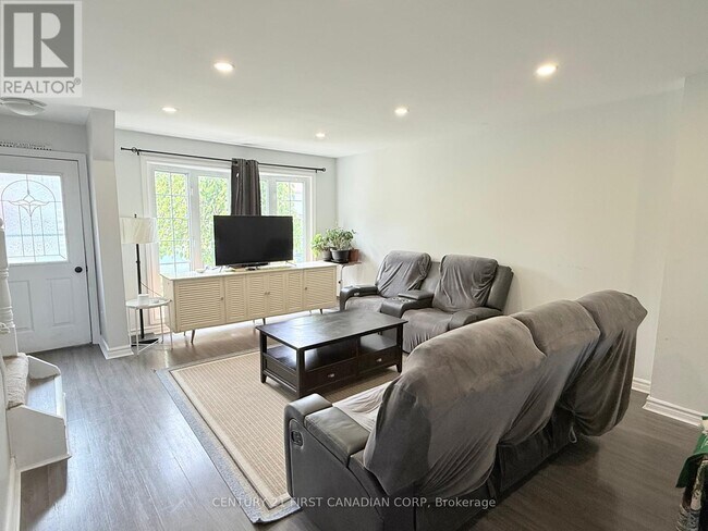 property at 700-700 Exeter Rd