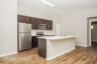 404 Biscayne Dr in Port Charlotte, FL - Building Photo - Building Photo