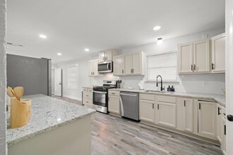 125 Gramley St in Grand Prairie, TX - Building Photo - Building Photo