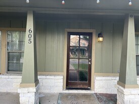 605 Highlands St in College Station, TX - Building Photo