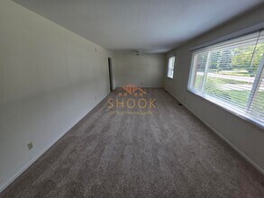 Cozy 3 BR Home in Convenient Location - Sh in West Lafayette, IN - Building Photo - Building Photo