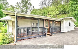 702 Rush Branch Rd in Pigeon Forge, TN - Building Photo