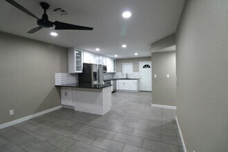 1 N Naco Way in Chandler, AZ - Building Photo - Building Photo