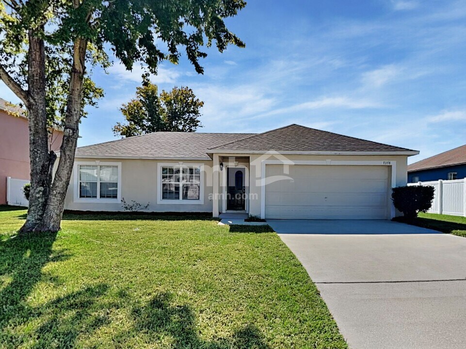 7378 High Bluff Rd N in Jacksonville, FL - Building Photo