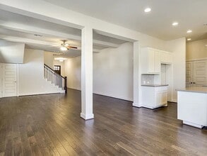 12230 Cottage Promenade Ct in Austin, TX - Foto de edificio - Building Photo