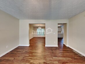 798 Eight Point Ct in Suwanee, GA - Building Photo - Building Photo