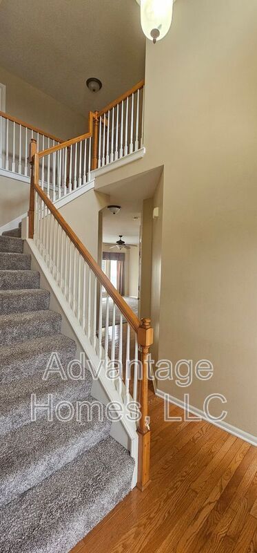 809 Midjay Dr in Liberty, MO - Building Photo - Building Photo