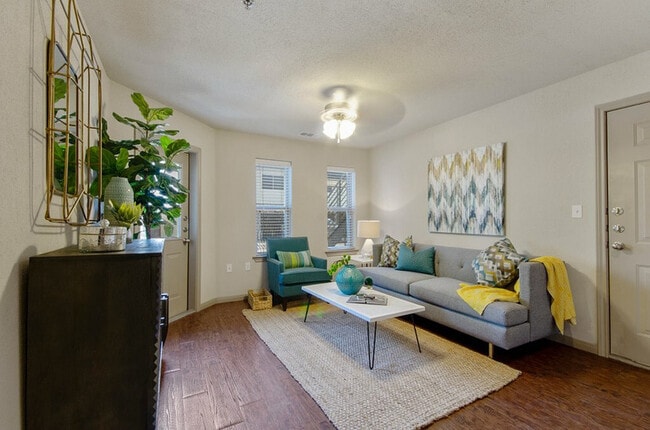 Tinsley Place in Waco, TX - Foto de edificio - Building Photo