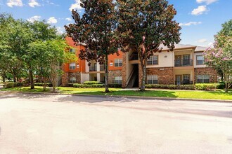 The Monaco at Waterford Lakes in Orlando, FL - Foto de edificio - Building Photo