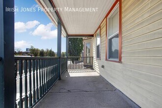 32 Elmwood Ave in Buffalo, NY - Building Photo - Building Photo