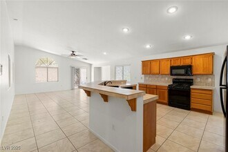 1530 Misty Sky Dr in Henderson, NV - Building Photo - Building Photo