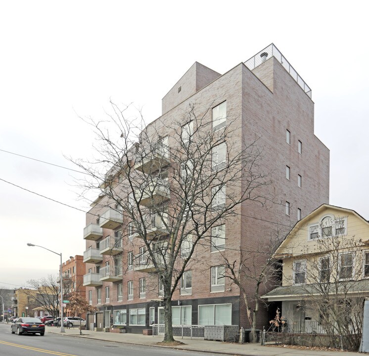 3226 Union St in Flushing, NY - Building Photo