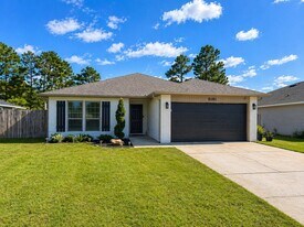 8181 Sierra St in Navarre, FL - Building Photo