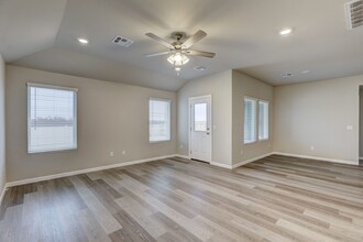 4205 Sara Pk Dr in Mustang, OK - Building Photo - Building Photo