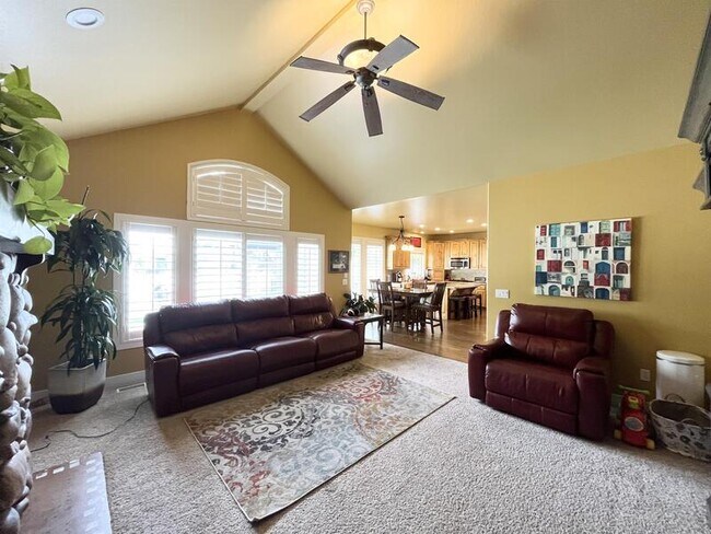 2035 Quartzridge Dr in Sandy, UT - Building Photo - Building Photo