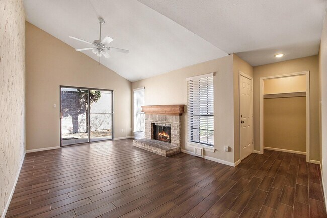18522 Glen Briar Ln in Houston, TX - Building Photo - Building Photo