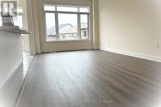 54 Bearberry Rd in Springwater, ON - Building Photo - Building Photo