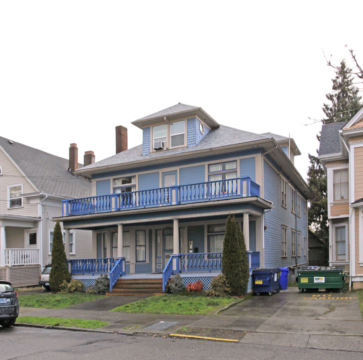 2265 NW Hoyt St in Portland, OR - Building Photo