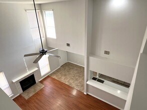 1237 W Hudgins St in Grapevine, TX - Building Photo - Building Photo