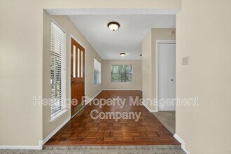 145 E Summit Ave in San Antonio, TX - Building Photo - Building Photo