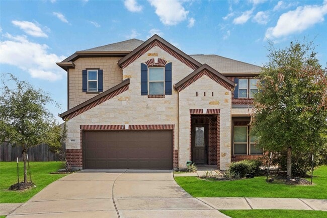 8006 Ash Ridge Dr
