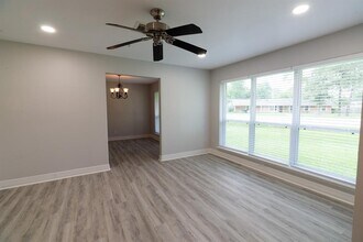 12015 Cottonwood Ln in Cypress, TX - Building Photo - Building Photo