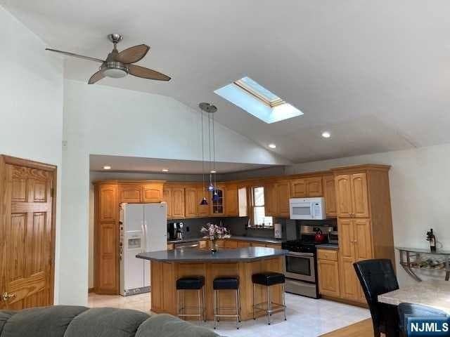 598 Saddle River Rd in Saddle Brook, NJ - Building Photo - Building Photo