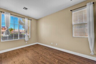 5349 Misty Acres Ct in Las Vegas, NV - Building Photo - Building Photo