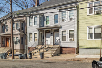 113 Lawrence St in Paterson, NJ - Building Photo - Building Photo