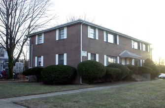 Crestview Apartments in Edison, NJ - Foto de edificio - Building Photo