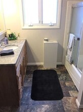 201 24th St NE in Cedar Rapids, IA - Building Photo - Building Photo