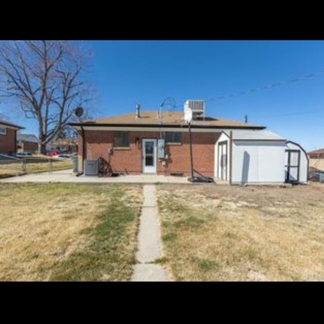 10454 Grant Dr in Northglenn, CO - Foto de edificio - Building Photo
