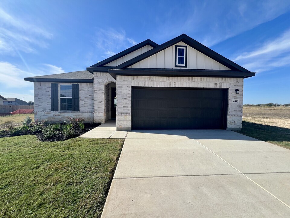 6415 Penny Path in San Antonio, TX - Building Photo