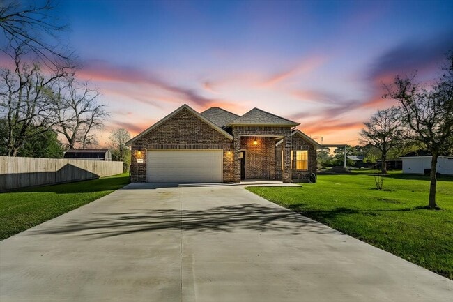 property at 13513 Anne Ln