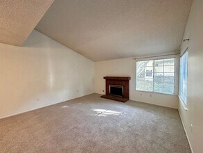 2586 Outlook Cove in Port Hueneme, CA - Building Photo - Building Photo