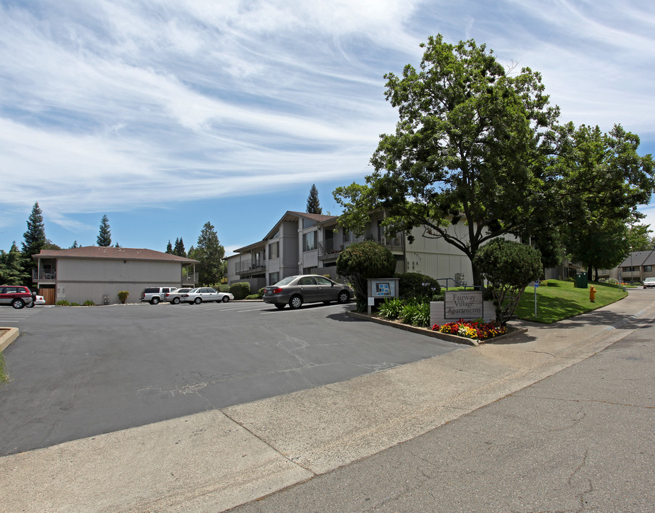 Fairway Village in Fair Oaks, CA - Foto de edificio