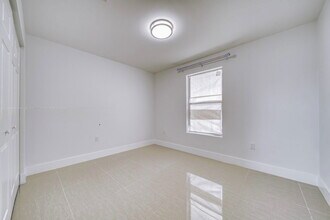 11492 SW 190th Terrace Rd in Miami, FL - Building Photo - Building Photo