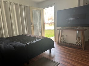 8403 Pamela Way in Laurel, MD - Foto de edificio - Building Photo