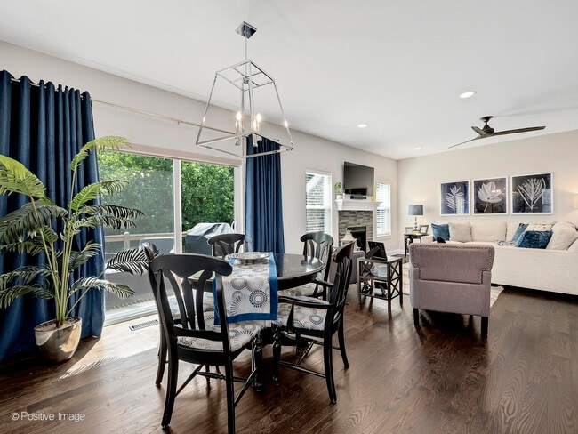 651 Bourbon Ln in Naperville, IL - Building Photo - Building Photo