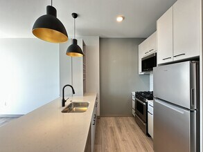 2196 N Elston Ave, Unit 2 in Chicago, IL - Building Photo - Building Photo