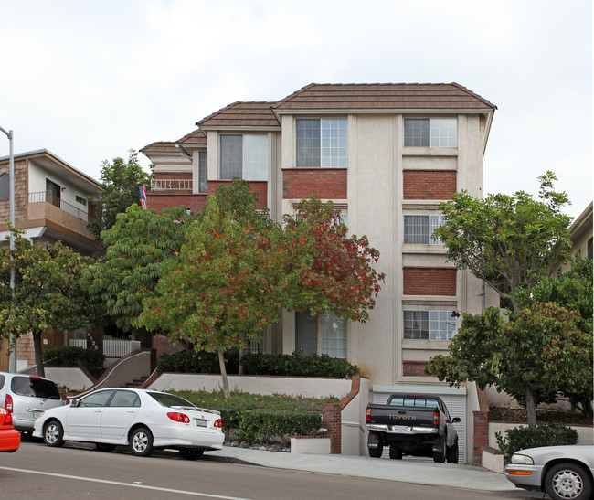 2125 Chatsworth Blvd in San Diego, CA - Building Photo - Building Photo