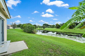 138 Prestige Dr in Royal Palm Beach, FL - Building Photo - Building Photo
