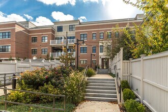369 Market St, Unit 1 in Boston, MA - Building Photo - Building Photo