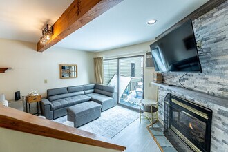 44 Lamoille View Ln in Cambridge, VT - Building Photo - Building Photo