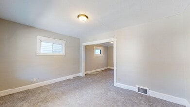 3043 W 105th St in Cleveland, OH - Building Photo - Building Photo