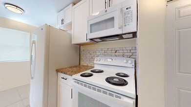 830 NW 3rd St in Homestead, FL - Building Photo - Building Photo