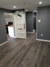 504 Stonewall St in Kerrville, TX - Building Photo - Building Photo